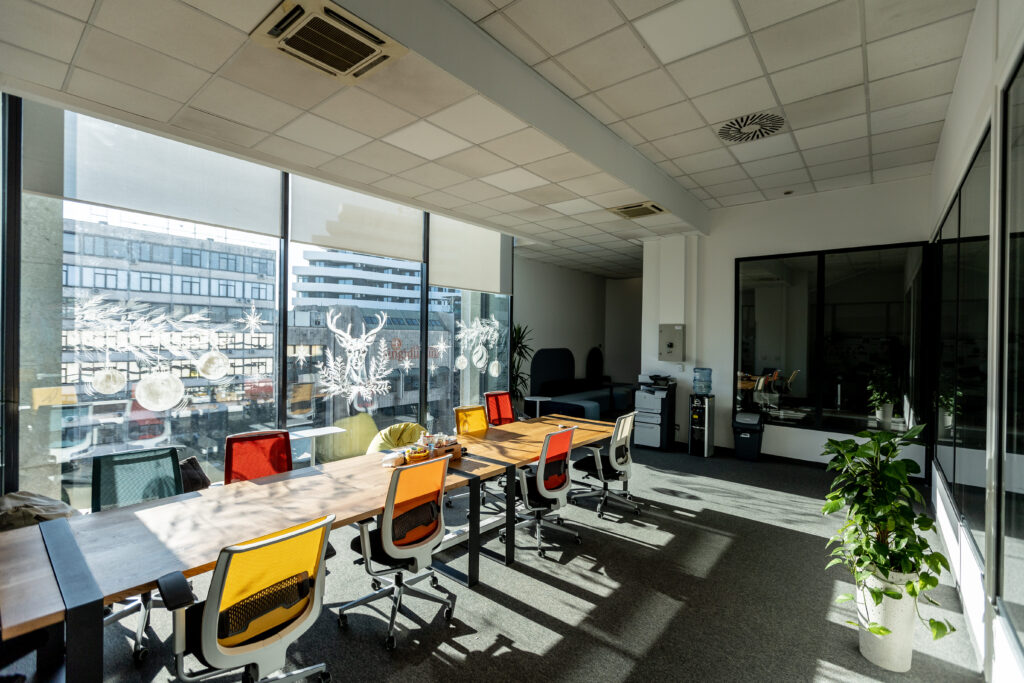 Bazar III meeting room and private offices